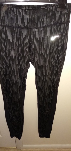 NIKE Women's Tight Fit Dri-Fit Athletic Leggings - Picture 7 of 8